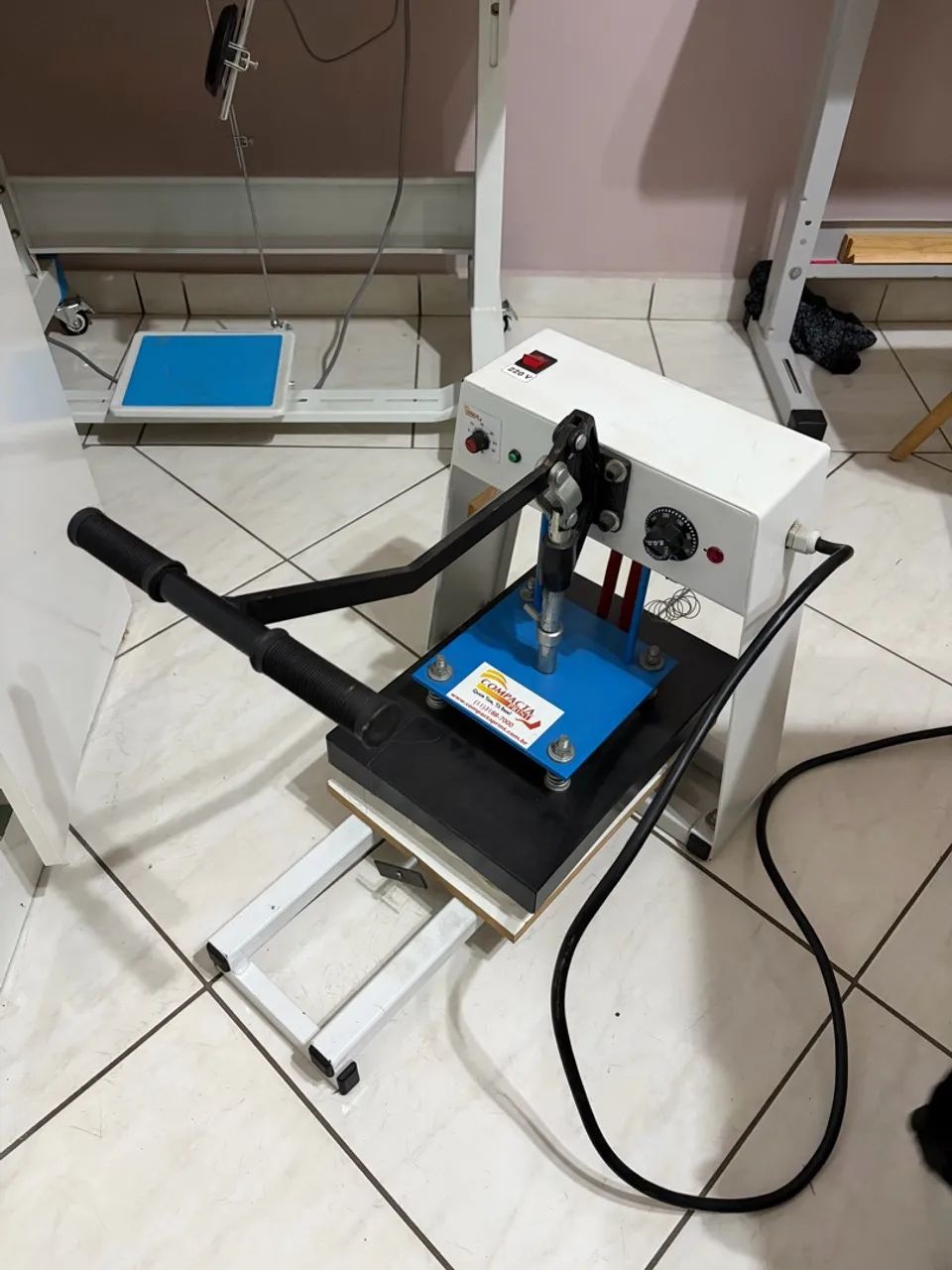 Prensa térmica para sublimação 28x38  - Foto 3