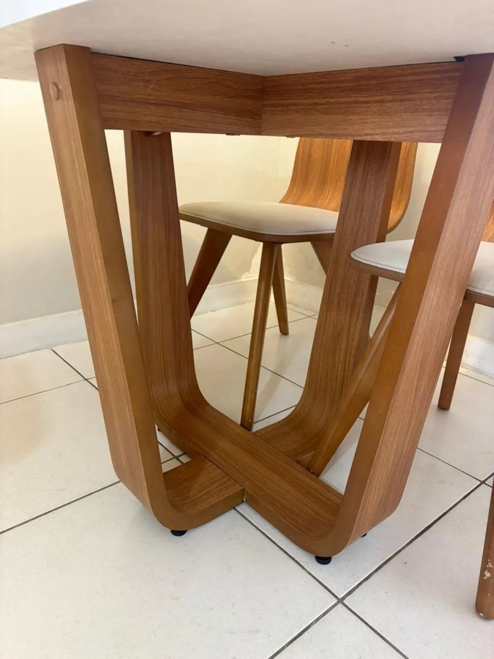 MESA DE JANTAR E CADEIRAS - Foto 3