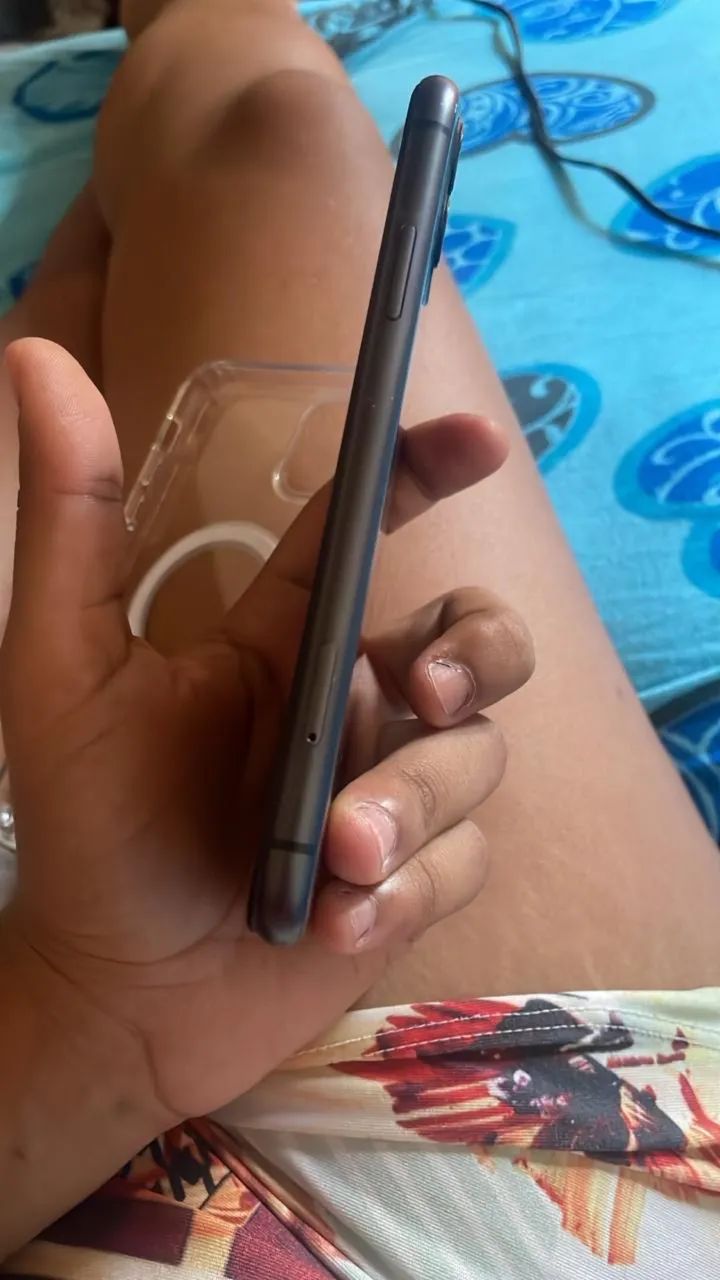 Vendo ou troco iPhone 11 - Foto 2