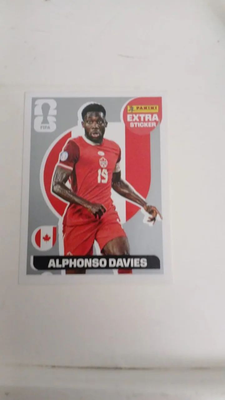 figurinha legend 2026 alphonso Davies prata - Foto 3