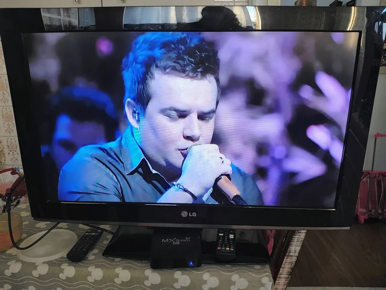 Tv LG 32" ótimo estado + Brinde