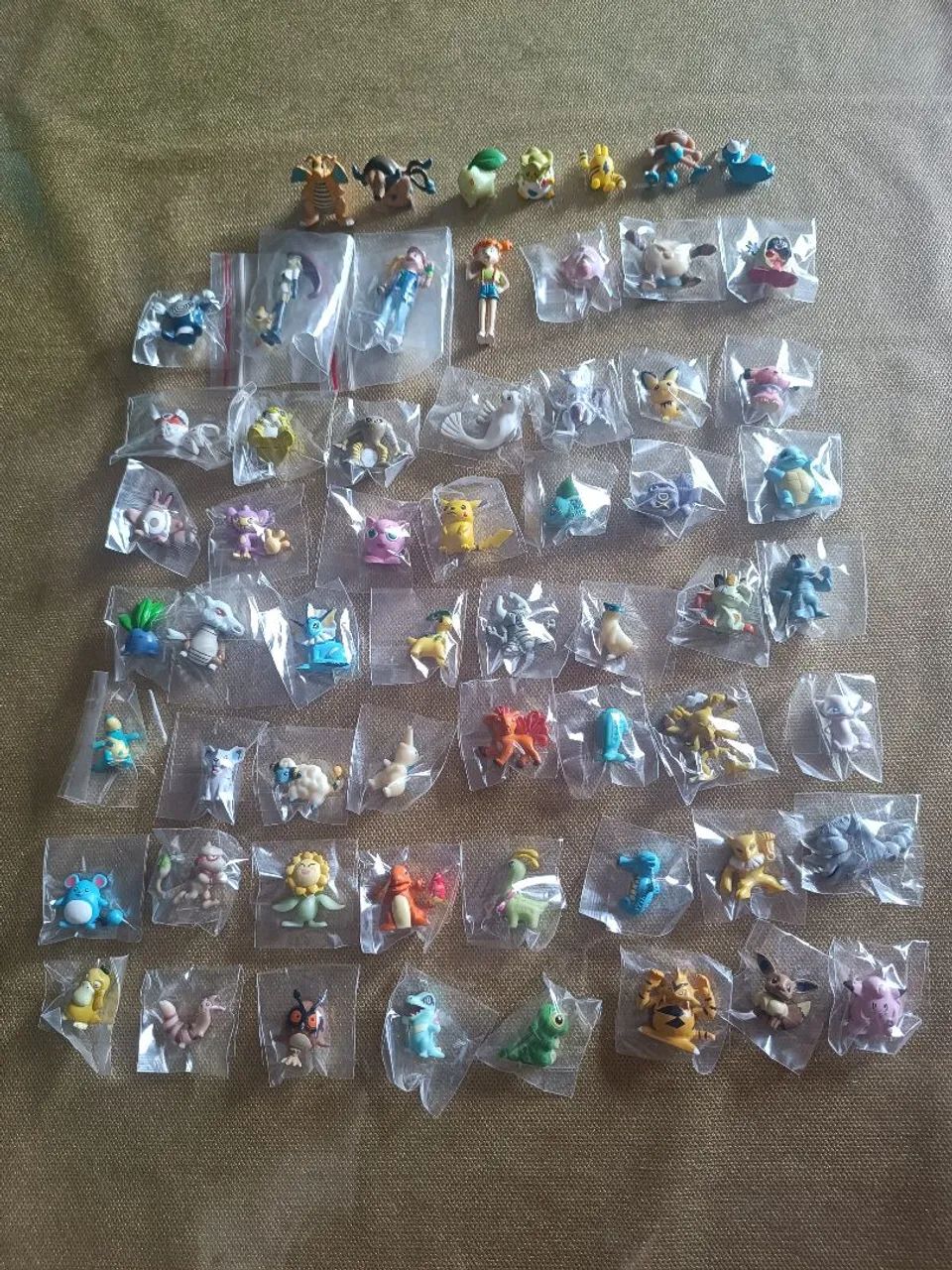 Coleção completa pokémon guaraná Caçulinha somente as 60 miniaturas  - Foto 3