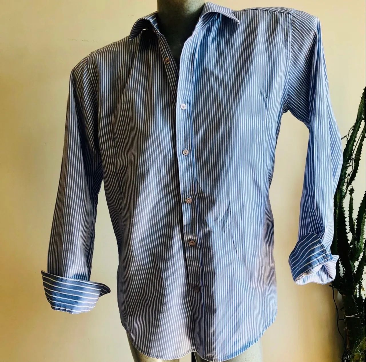 camisa azul listrada 100% algodão