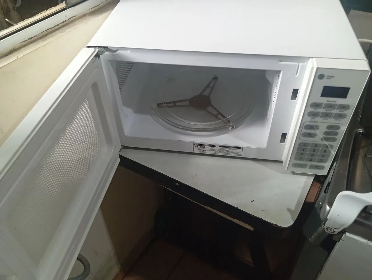 vendo microondas  funcionando perfeitamente  - Foto 2