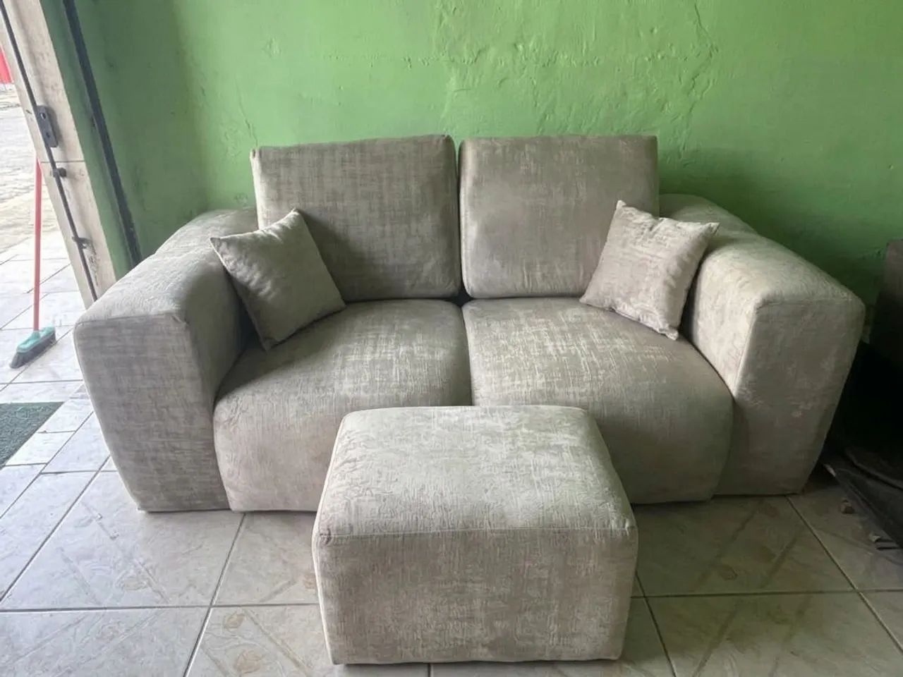 Sofá cinza 2 lugares  - Foto 2