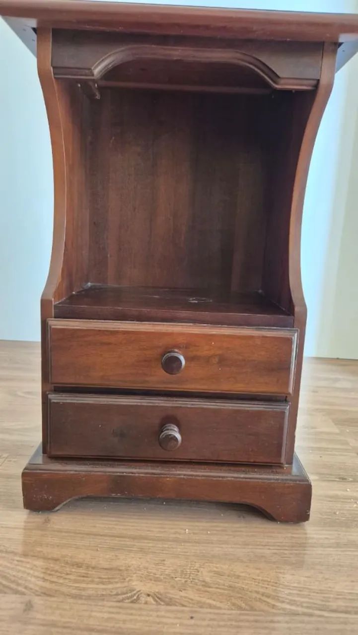 Mesa de Apoio de Madeira com Gavetas - Foto 2