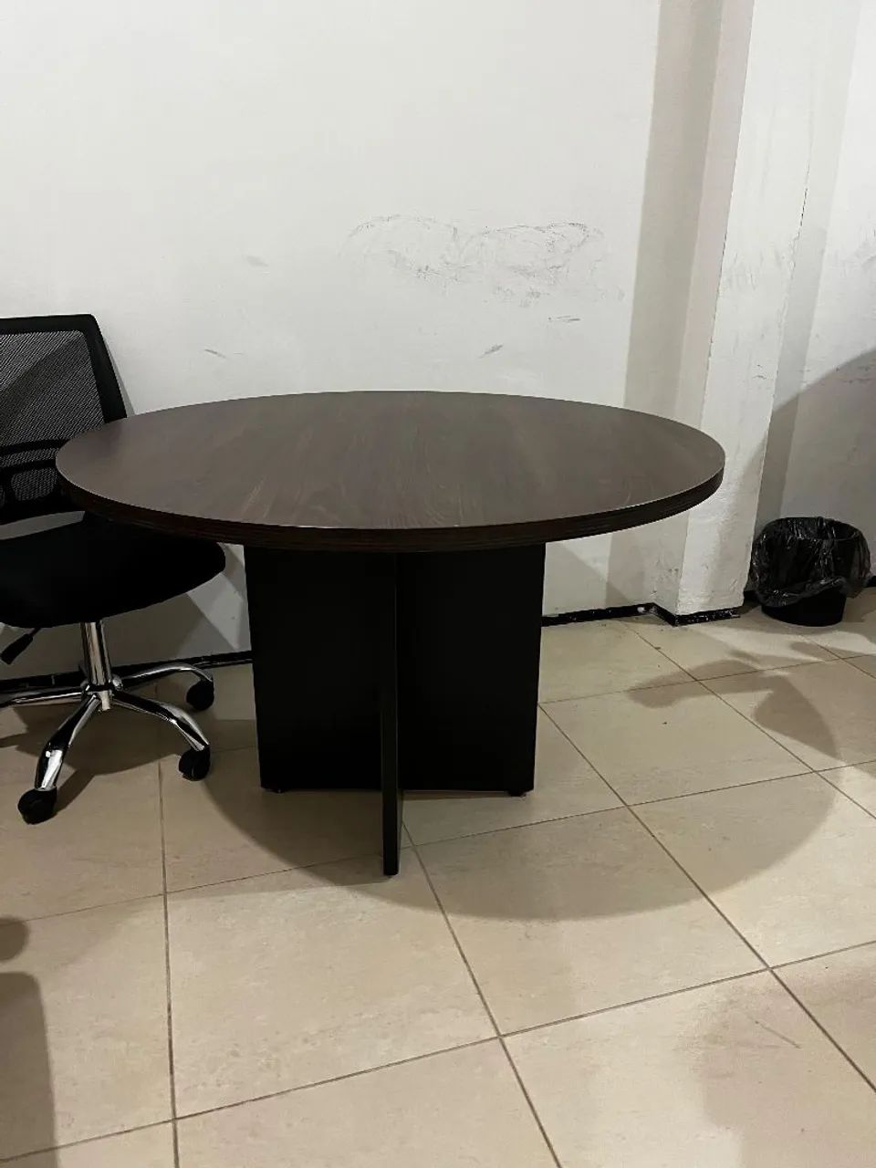 Mesa Redonda (Perfeito Estado)