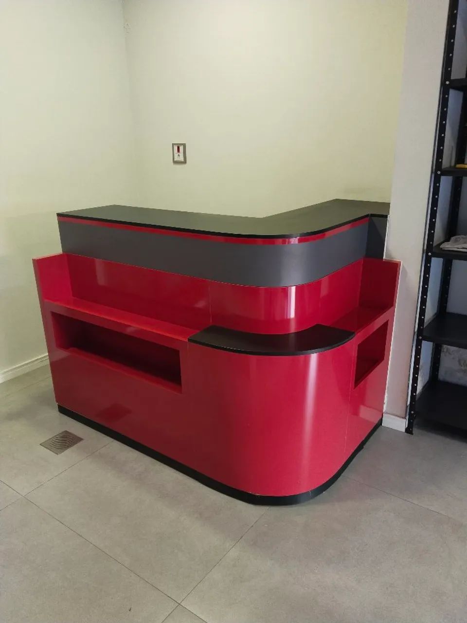 Balcão Expositor - Móvel - Excelente Estado 