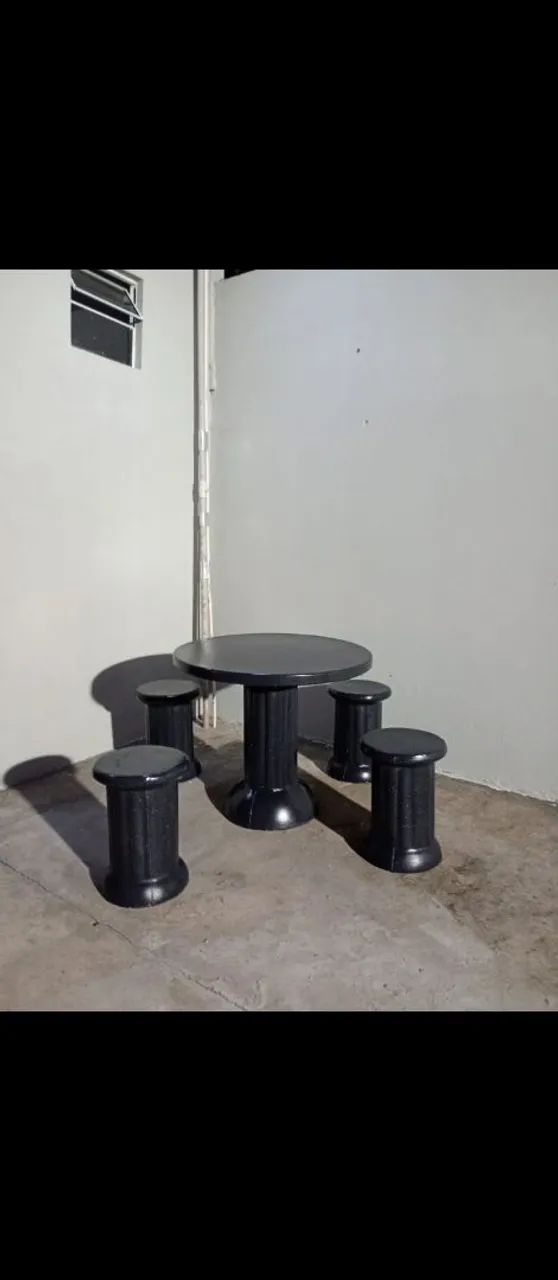 MESA DE CONCRETO COM 4 BANCOS. - Foto 5