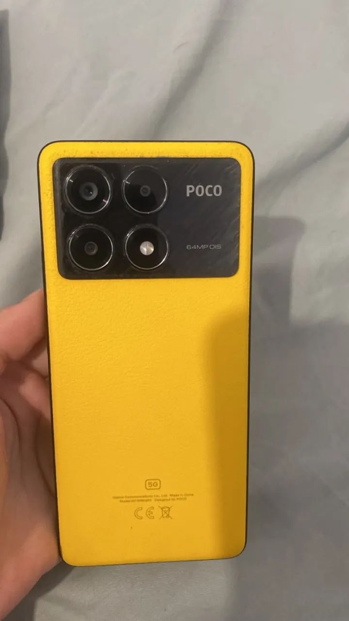 CELULAR POCO TIPO COURO