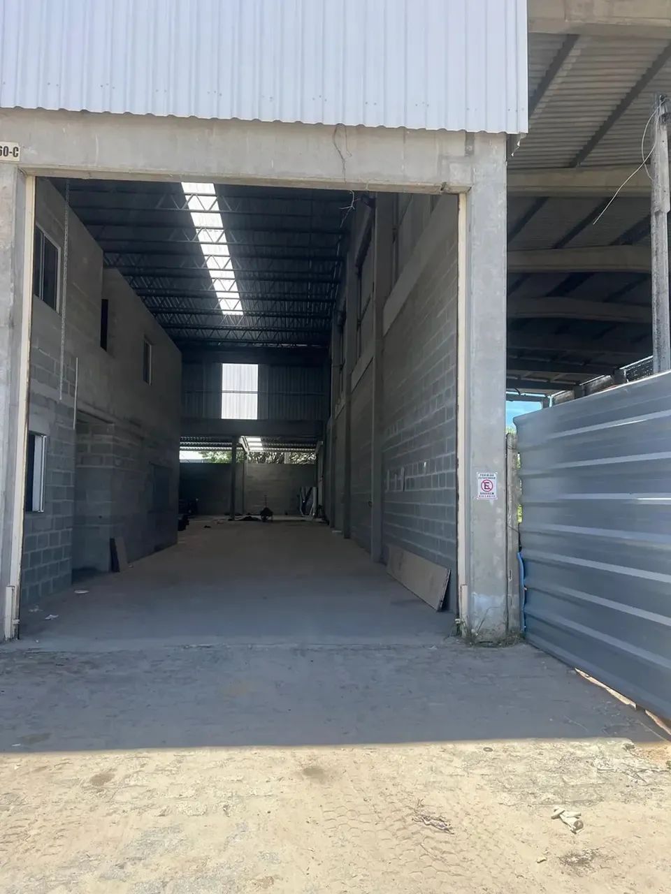 ALUGA-SE GALPÃO COMERCIAL  400 m²  Av. Menino Marcelo (via principal) - Foto 4