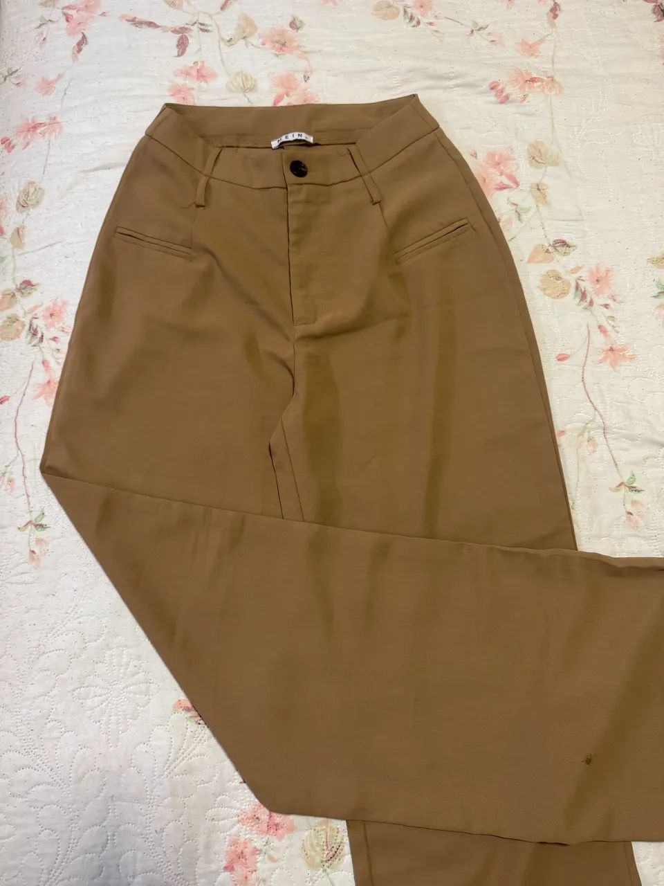 Calça caqui tam P