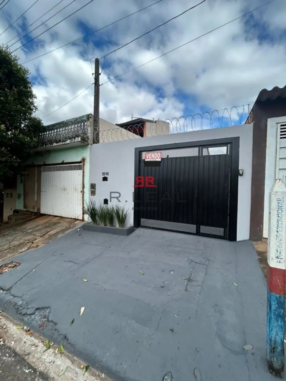 Casa 2 quartos, 2 banheiros