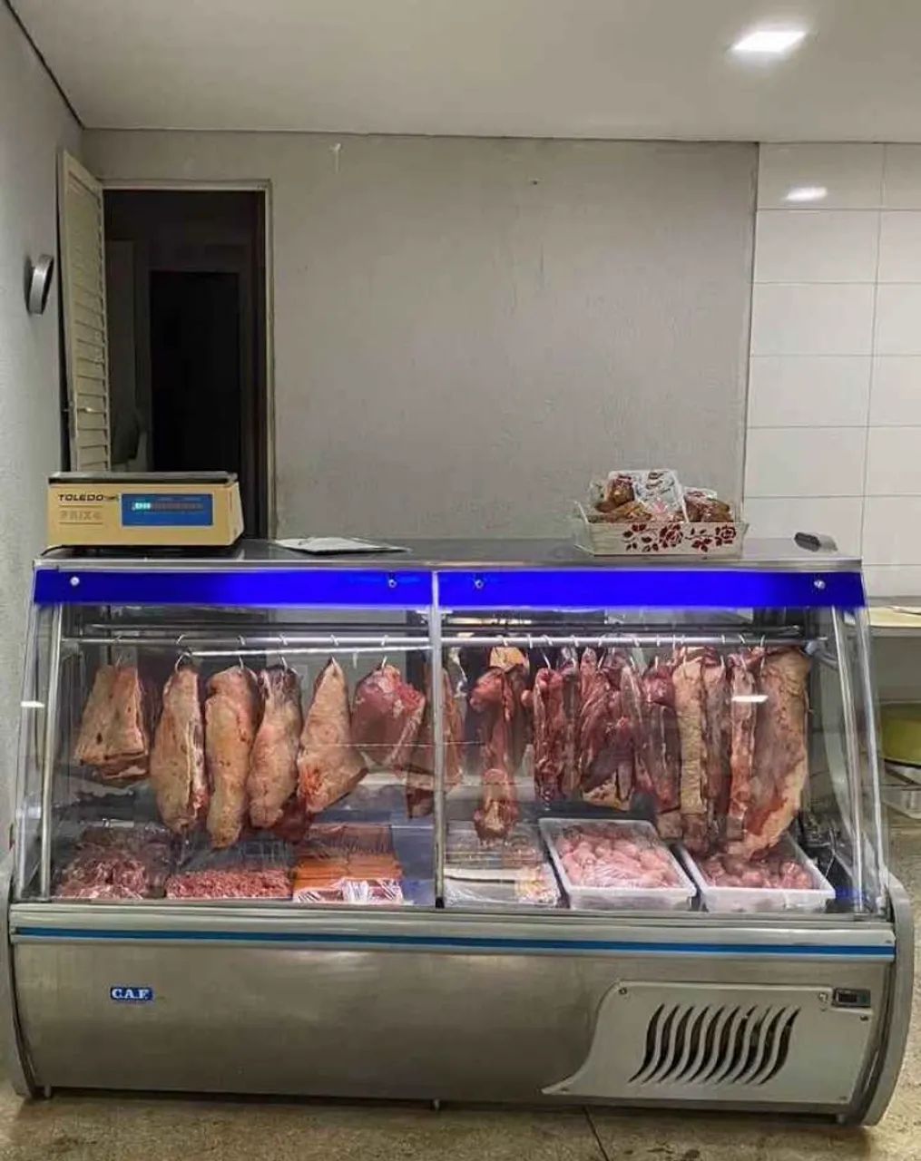 Vendo açougue completo. 