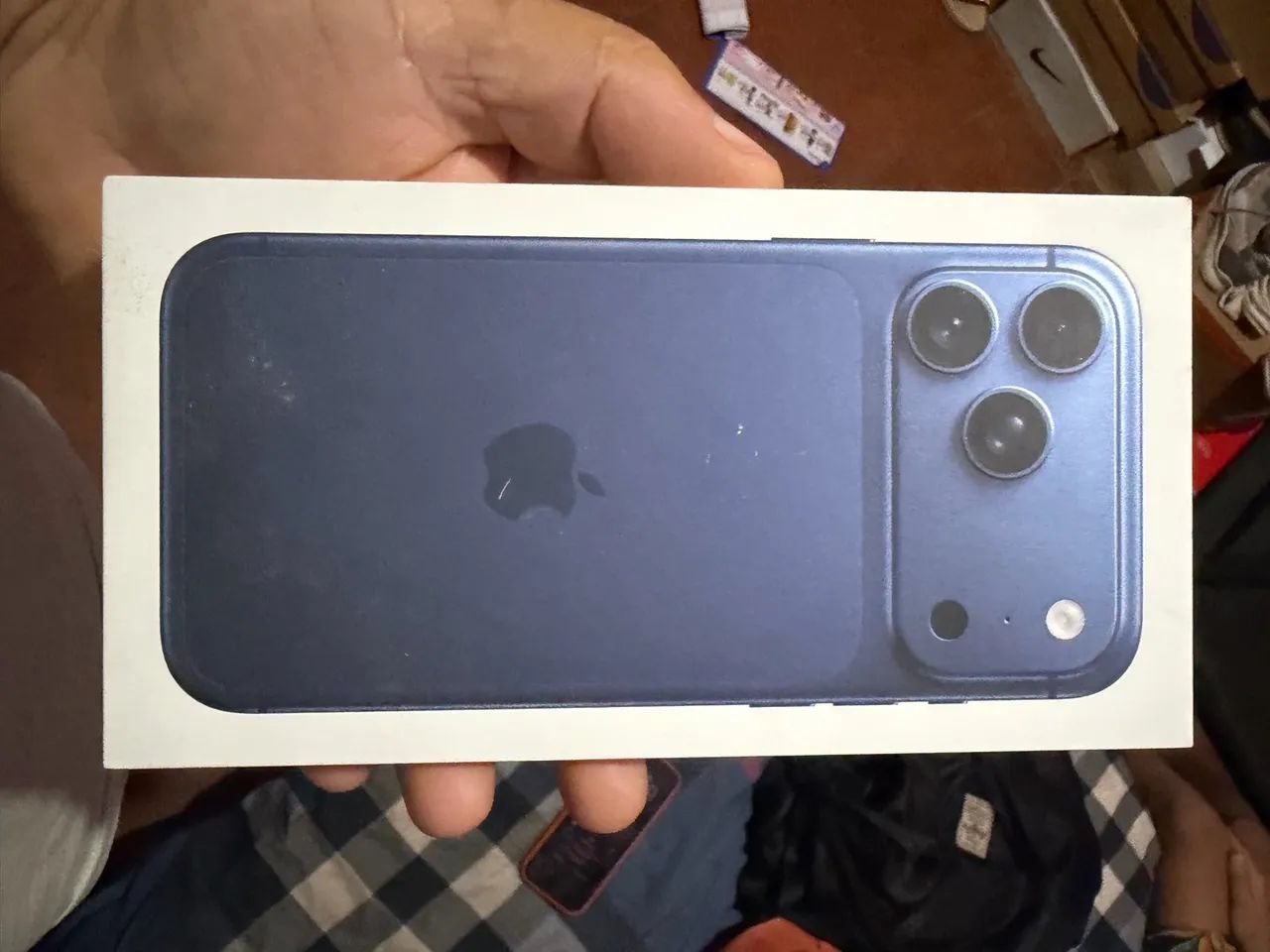 Troco iPhone 17 pro Max 2 meses de uso  - Foto 3