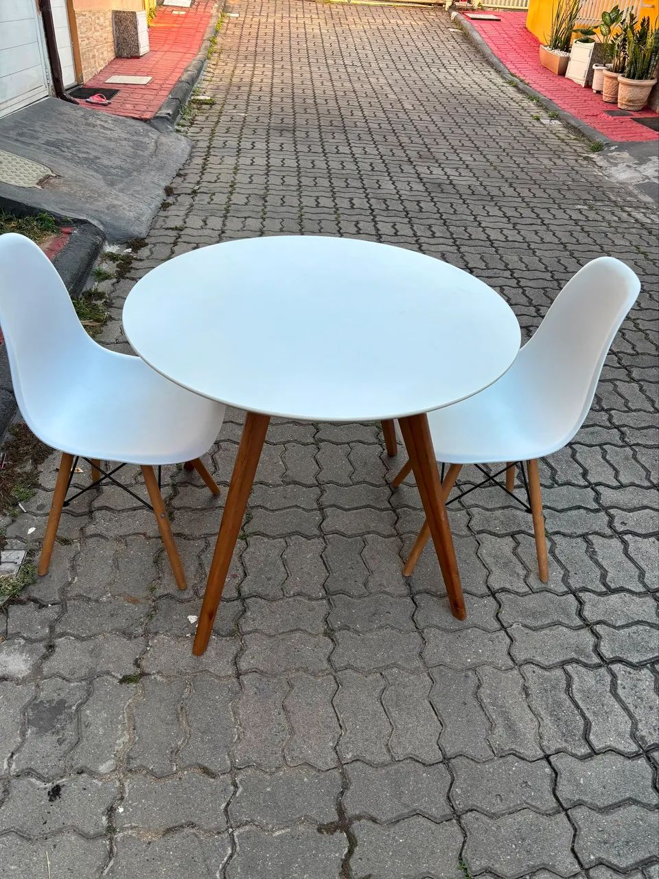 Móveis a venda - SOFÁ, RACK, guarda roupas, cama montessori menina, mesa e cadeiras - Foto 4