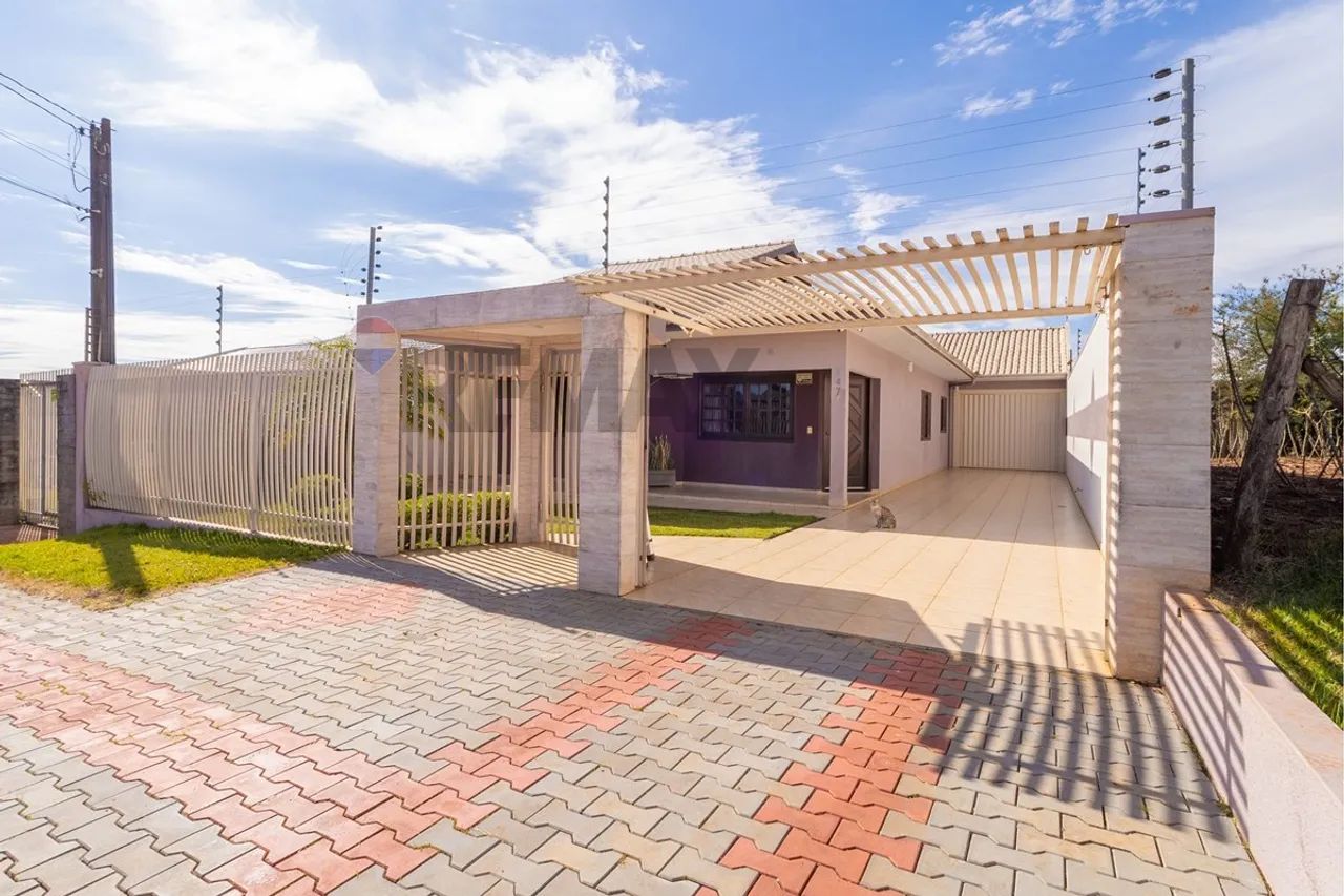 CASA TÉRREA - SEMI MOBILIADA - COM PISCINA E ÁREA GOURMET