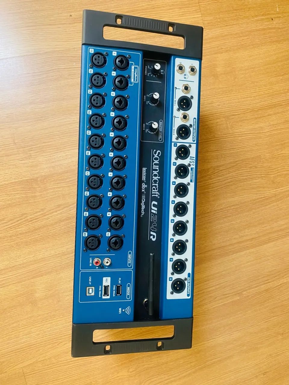 Mesa de som soundcraft UI24 - Foto 3