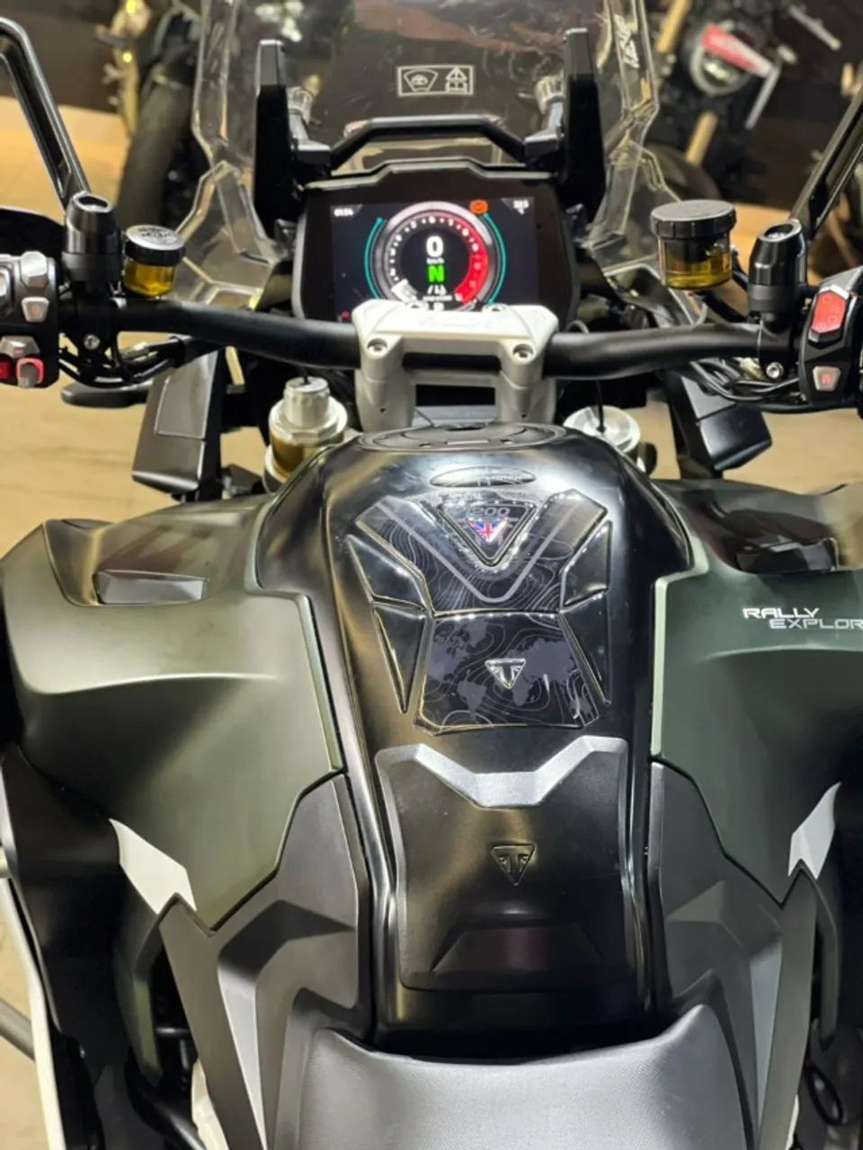 TRIUMPH TIGER 1200 RALLY EXPLORER  - Foto 3
