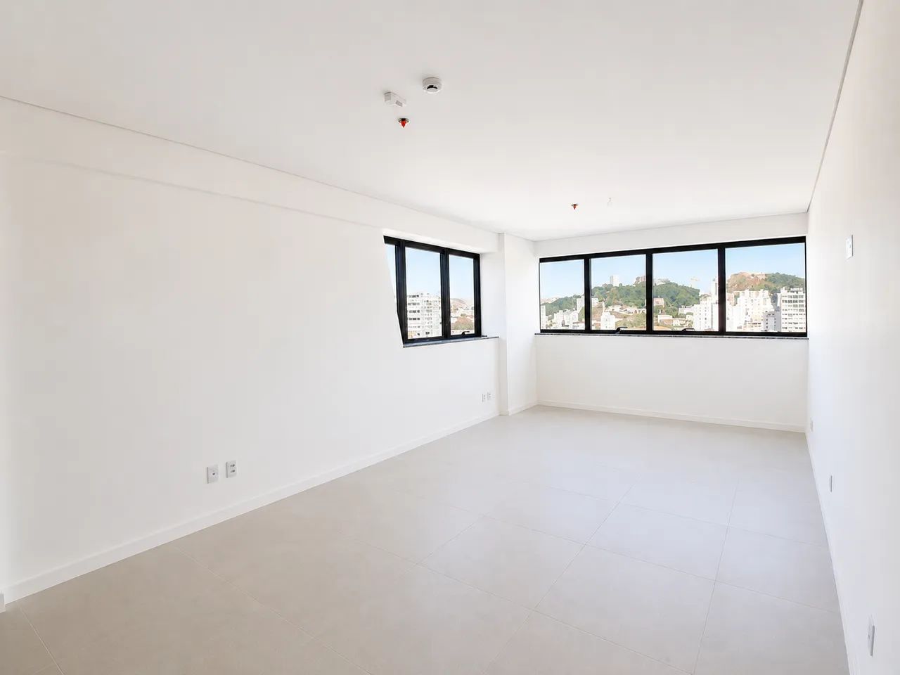 Locação - Sala comercial no Grand Tower com aproximadamente 56m² no Centro da cidade - Foto 4