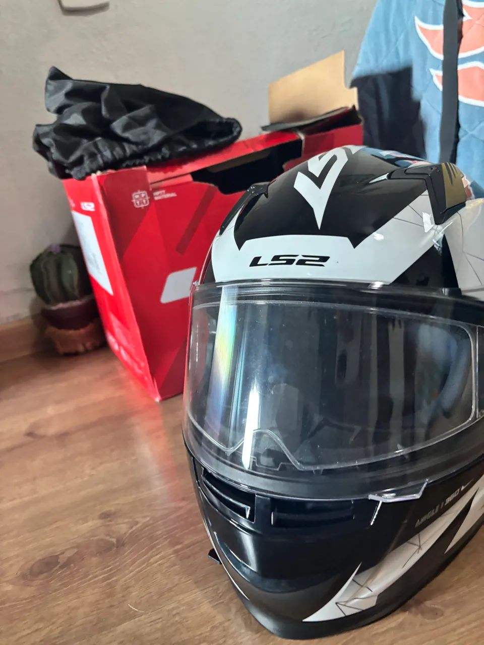 capacete ls2 draze preto e branco novo - Foto 2