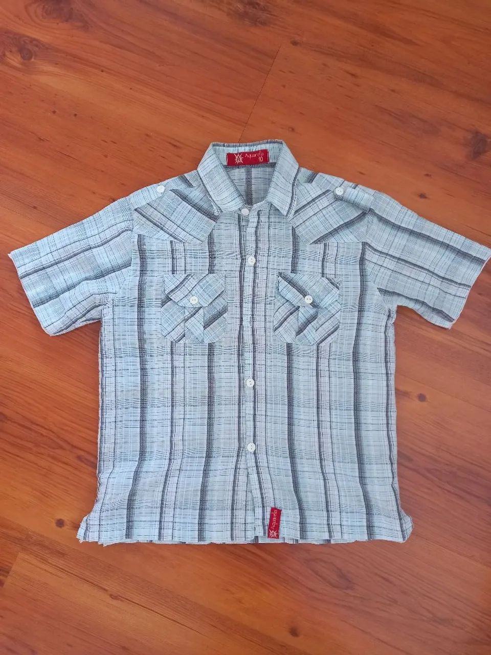 Camisa Aquarela listrada - tamanho 10<br><br>R$ 25,00<br><br>