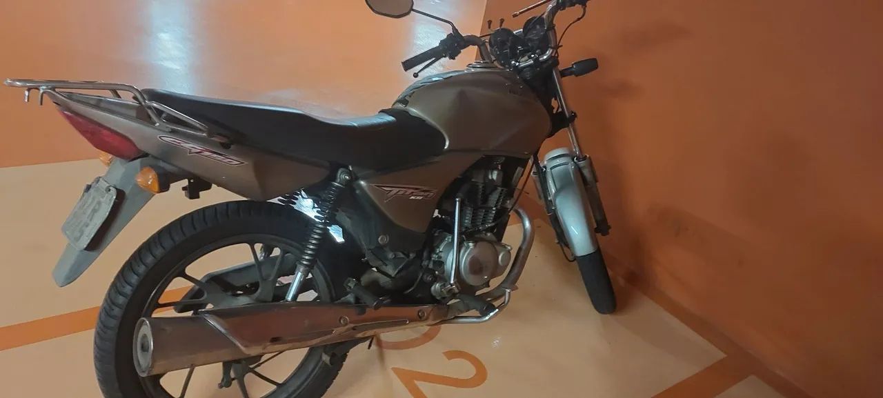 Moto bem conservada, ótimo custo e benefício  - Foto 3
