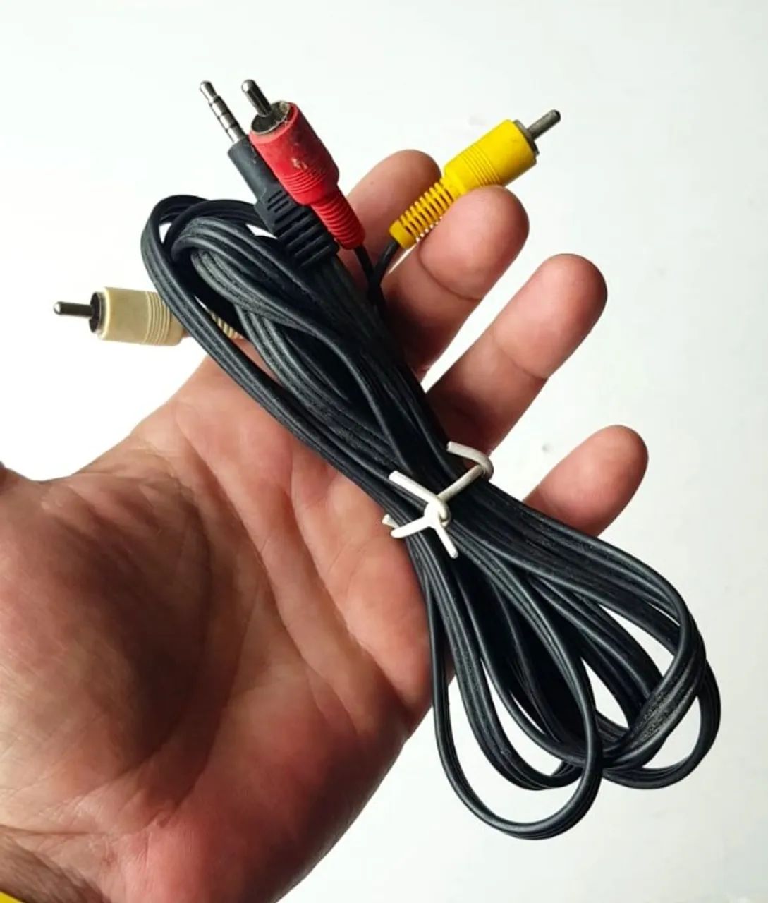 Cabo Auxiliar P2 x 3RCA - 2 M - Usado - Funcionando