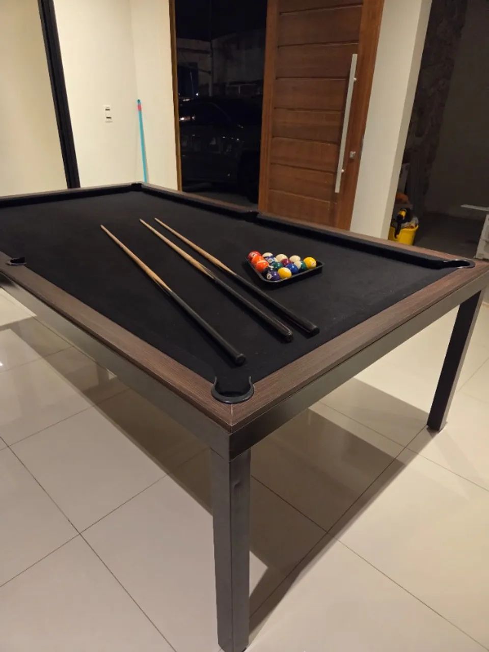 Mesa de jantar e sinuca