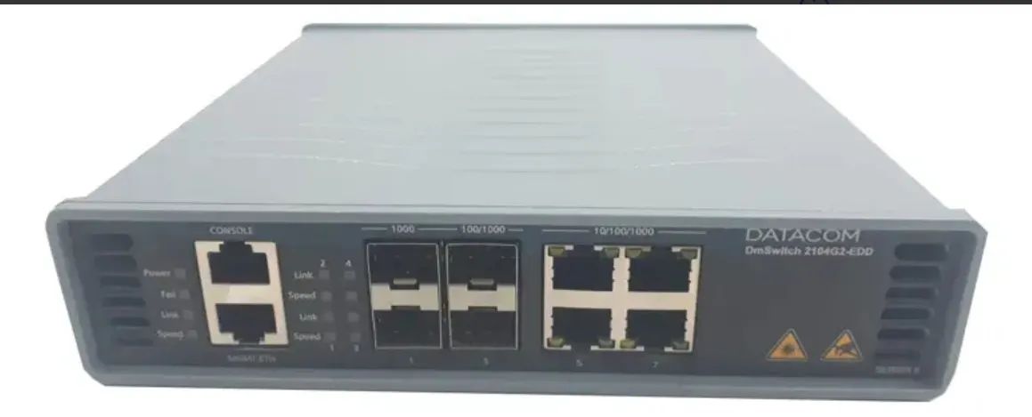 Switch Datacom 2104G2 8 Portas RJ-45 SFP - Comutação 1 Gbps