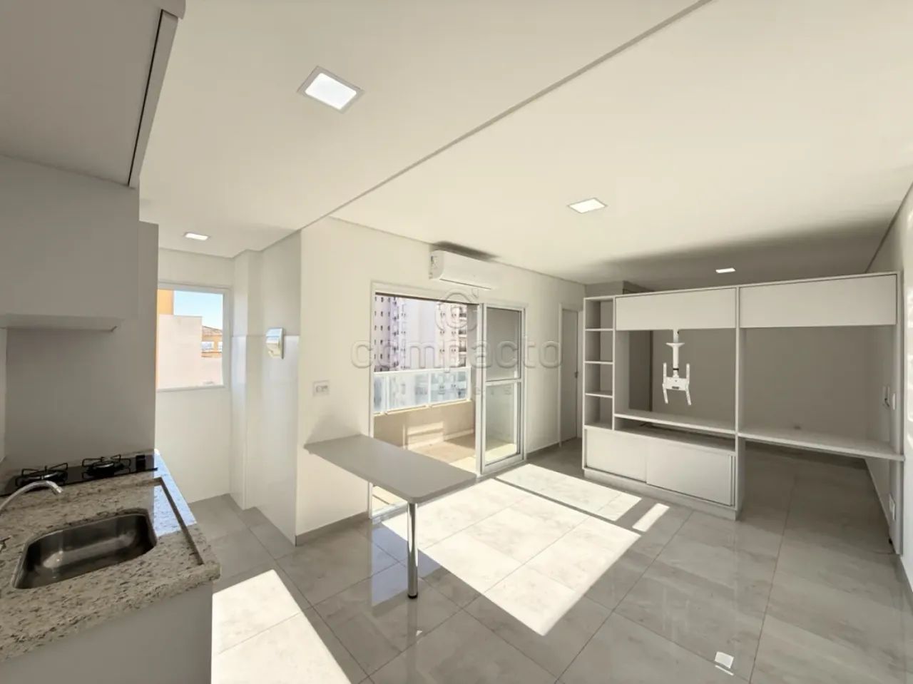 Studio | 1 Quarto | Sacada | Elevador | 1 Vaga