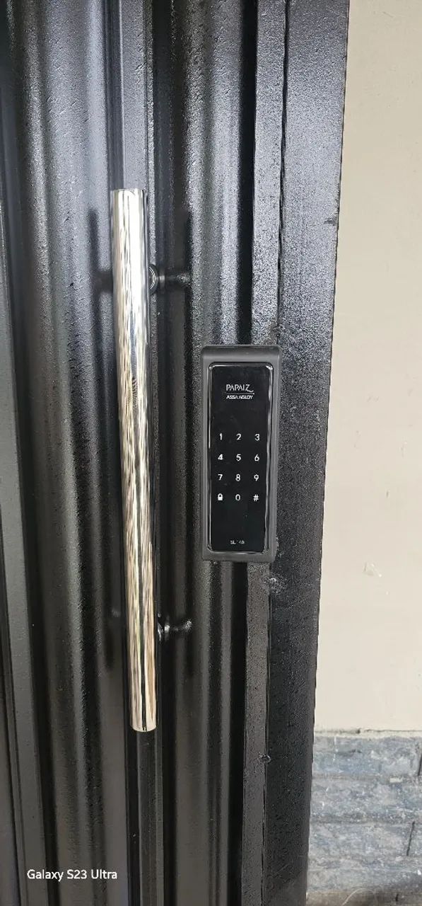 Serralheria de alto padrão: Portão, escada e elevador fabricação e instalação  - Foto 3