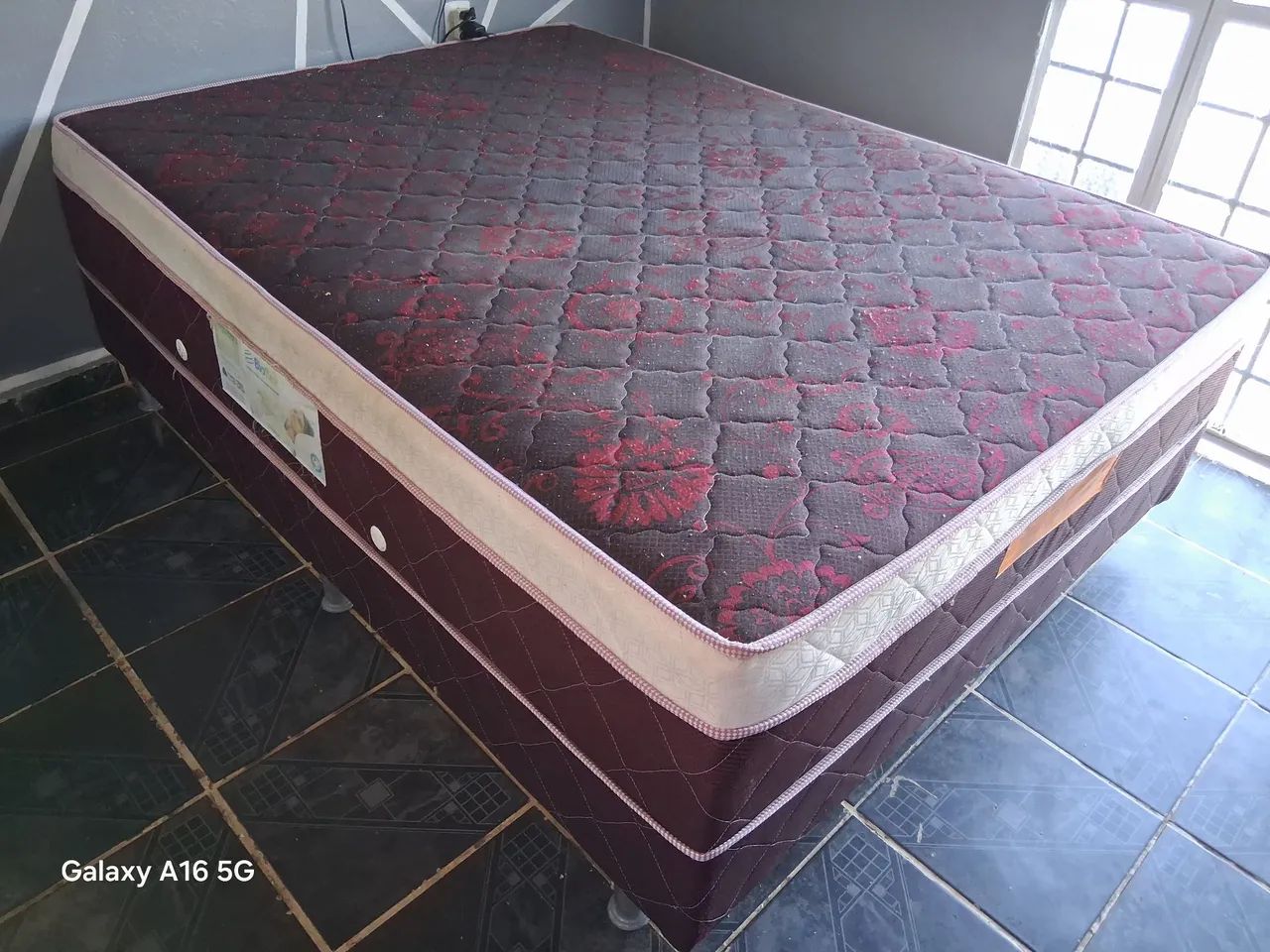Cama Box Casal De Molas Muito Confortável Higienizada 