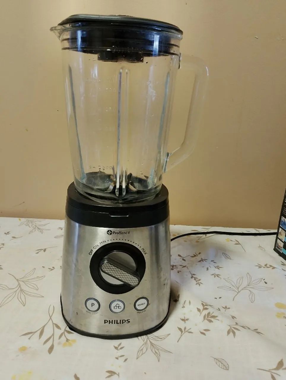 VENDO LIQUIDIFICADOR PROFESIONAL, BATIDORA  ELECTRICA, CAFETERA, MÁQUINA PARA FAZER PÃO,.
