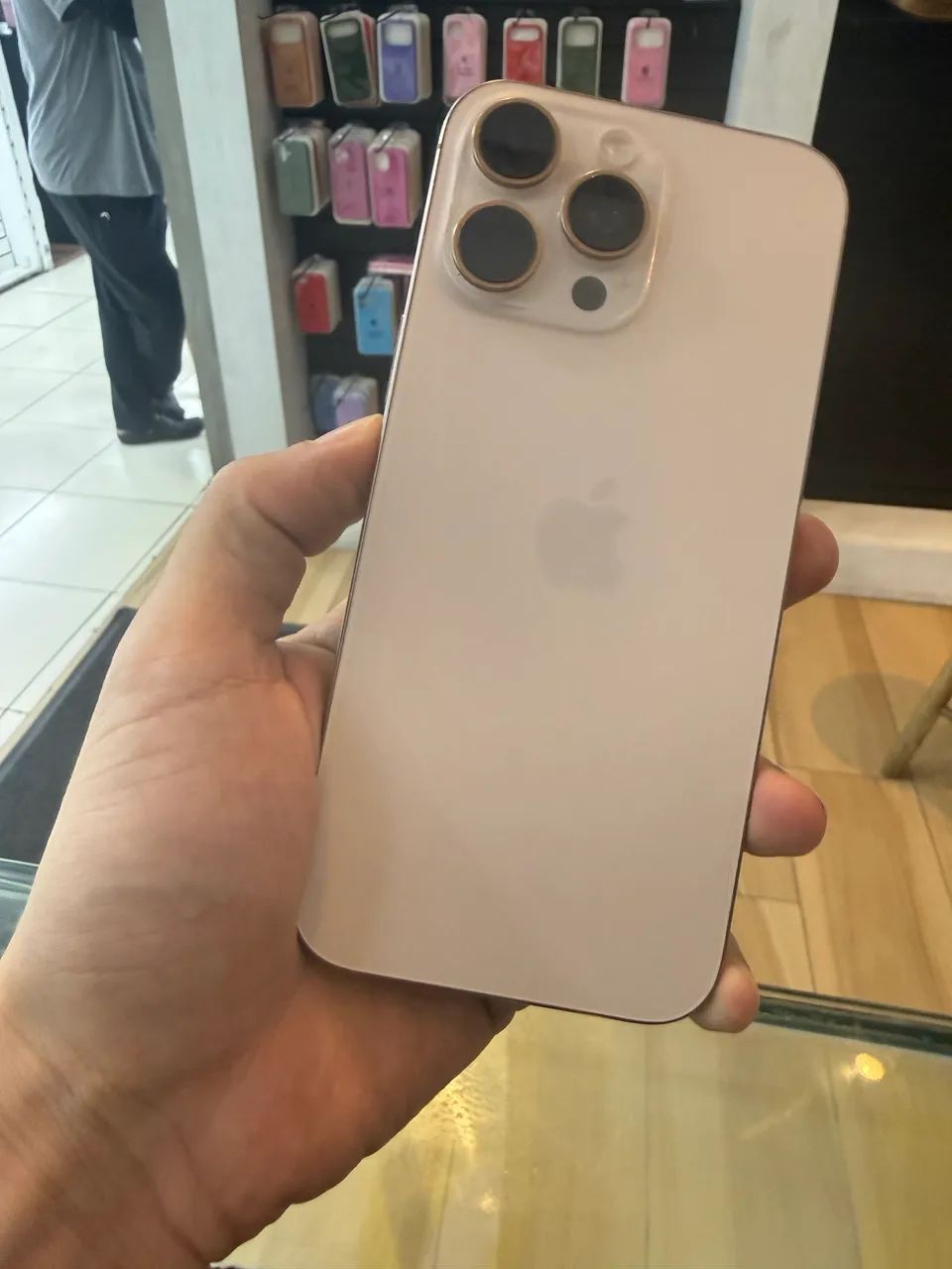 Iphone 16 pro Max 256 - Dourado 