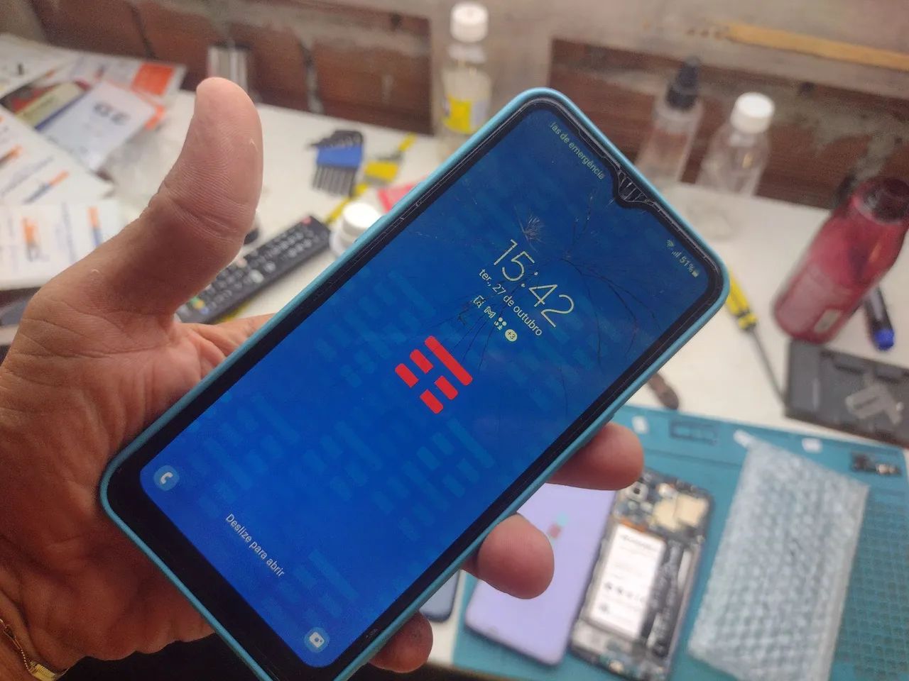 Samsung A10S 32GB LEVEMENTE trincado - Foto 3