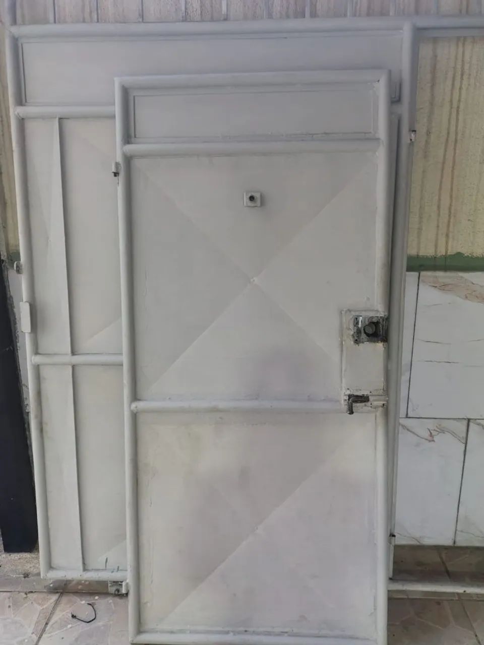 Portão de garagem com portão social - Foto 4