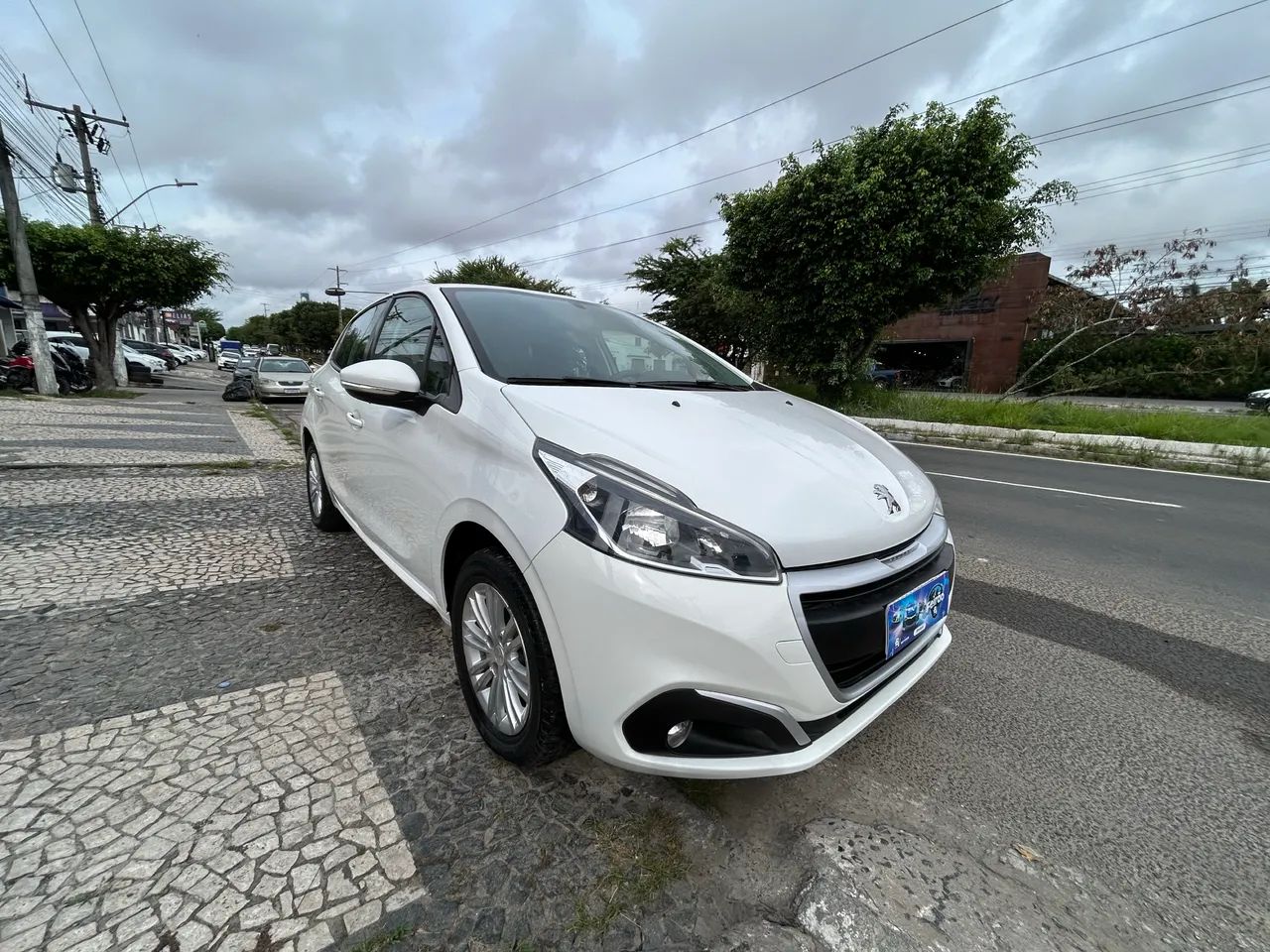 Peugeot 208 208 Active Pack 1.2 Flex 12V 5p Mec. 2017