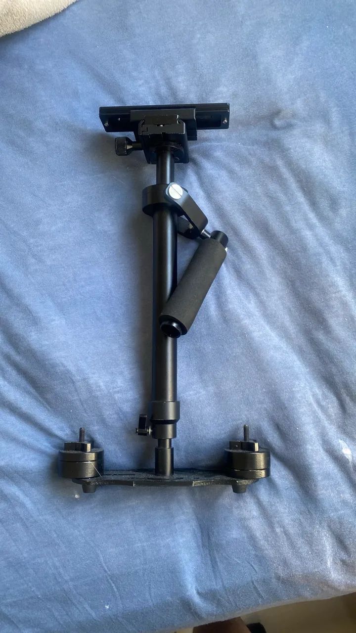 ? Estabilizador / Steadicam Profissional para Câmera DSLR e Mirrorless - Foto 2