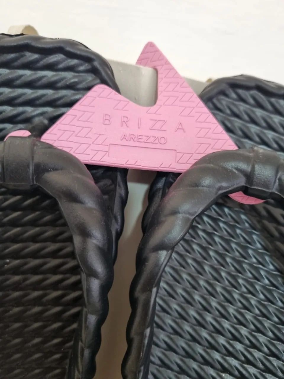 chinelo brizza arezzo preto 36 - Foto 4