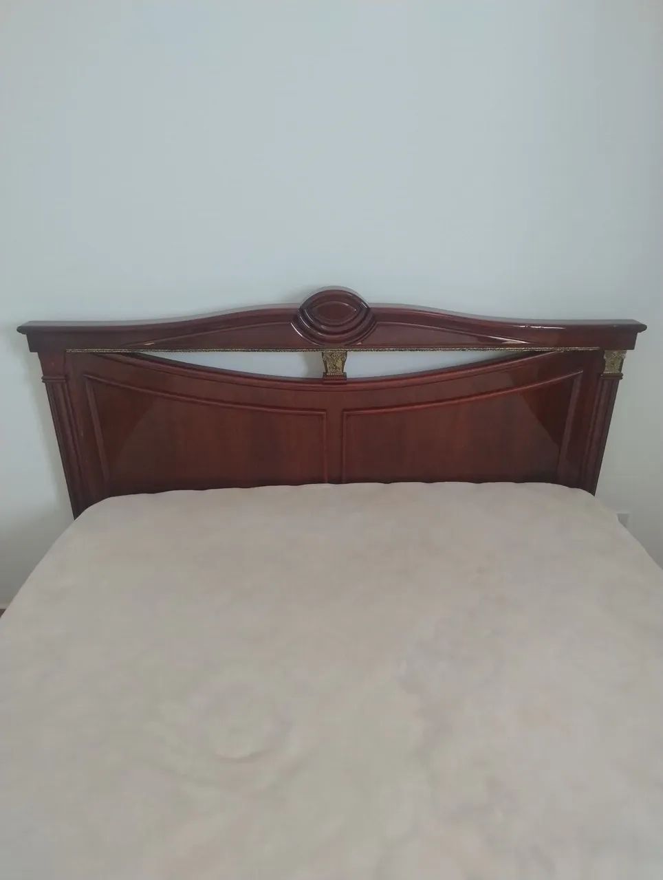 Cama Queen Madeira Maciça Clássica com Colchão - Bom Estado - Foto 3