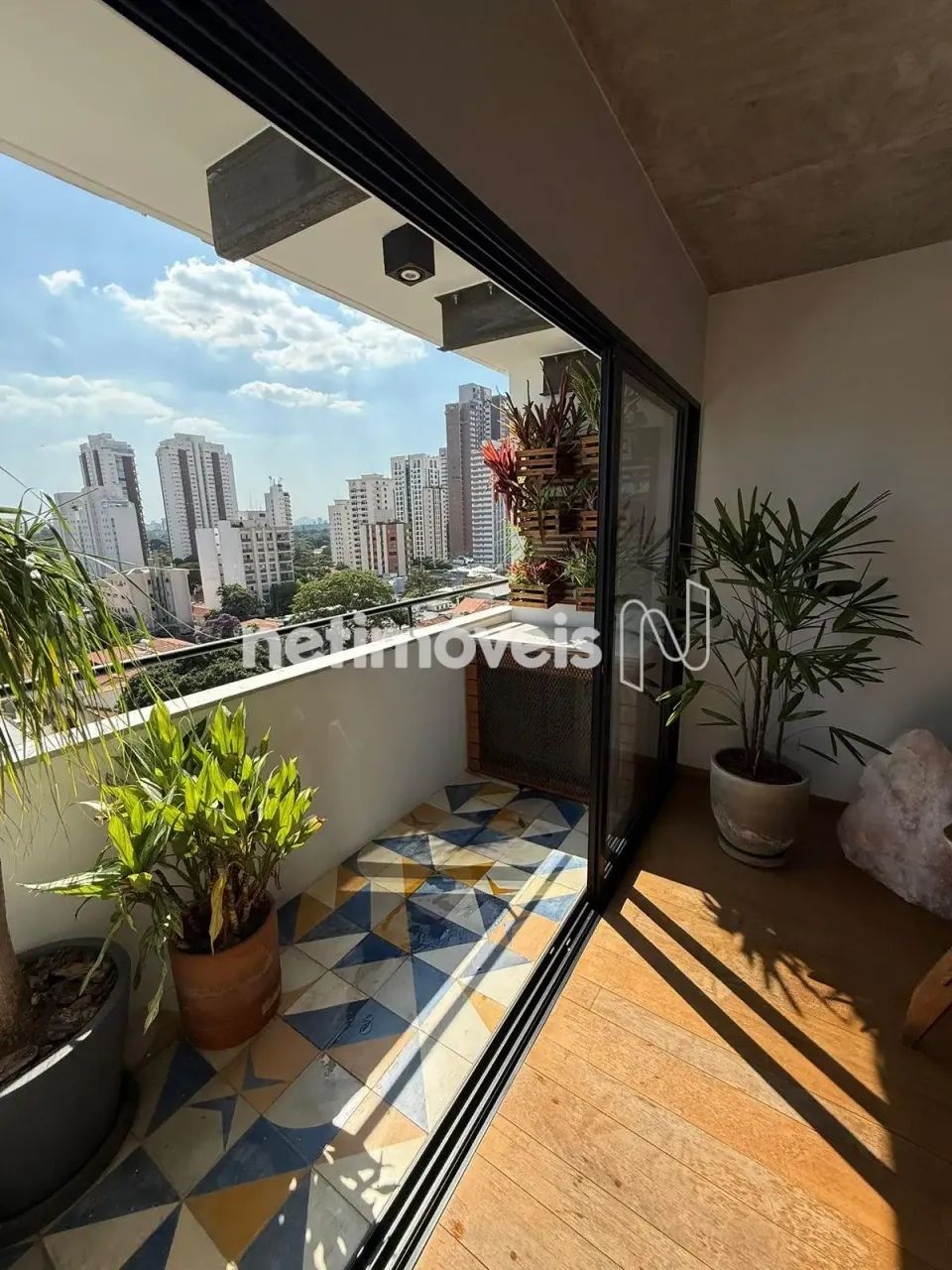 Apartamento reformado e iluminado em baixo pinheiros - Foto 4