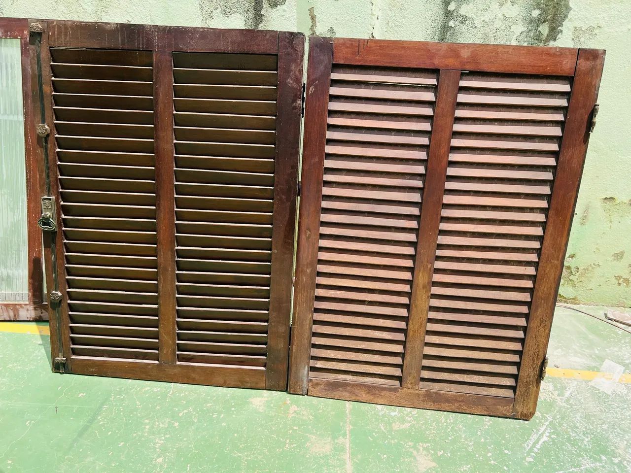 Janela madeira 64985878969603121