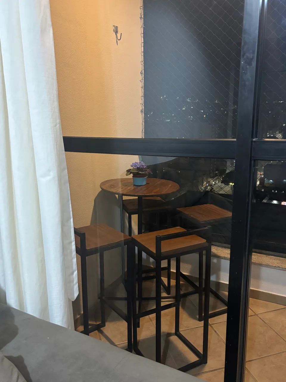 Bistrô com 4 banquetas  - Foto 5