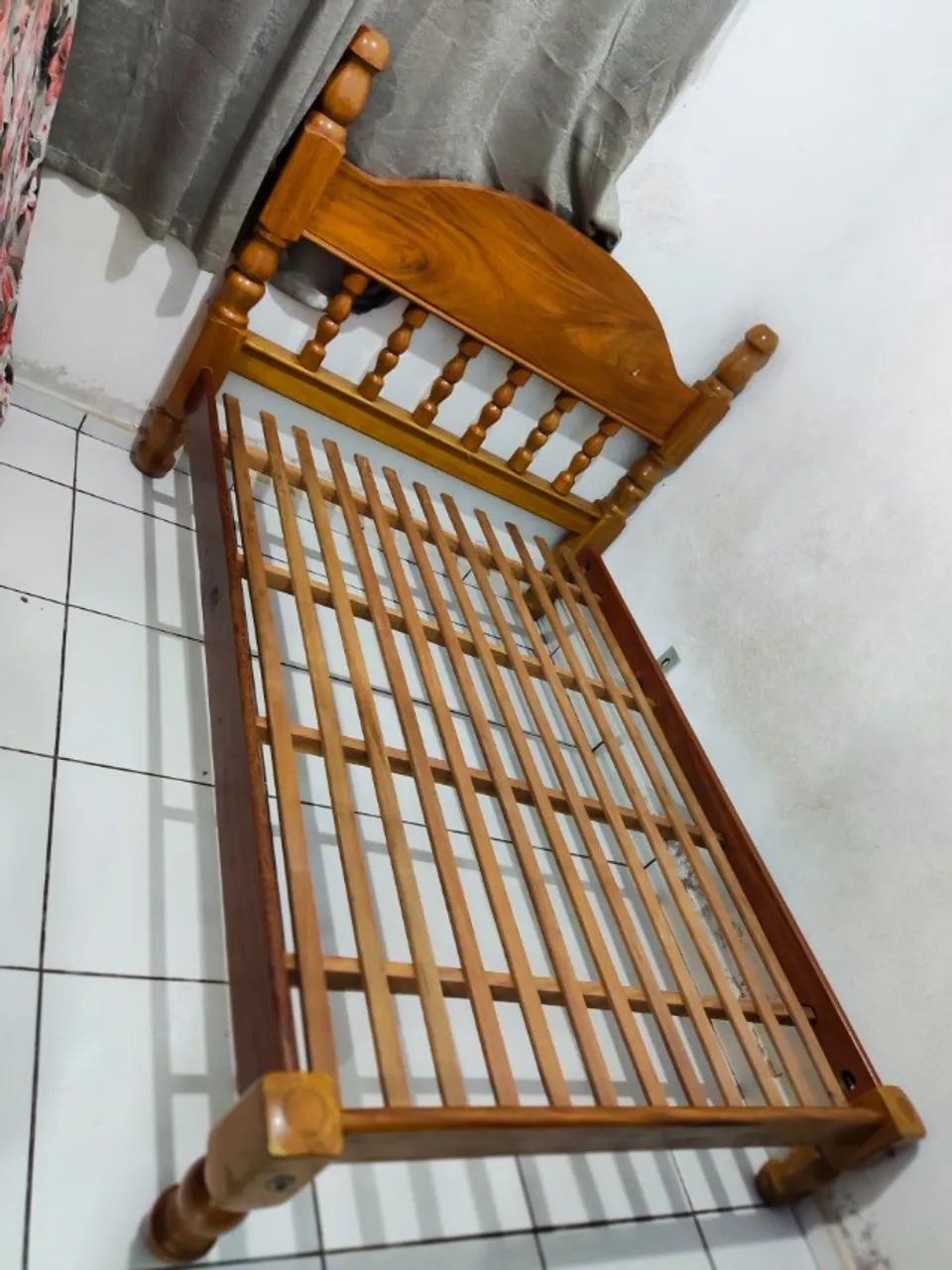 Cama de cerejeira 