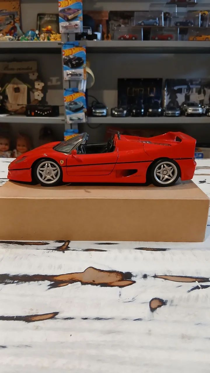 Ferrari F50 Spyder. Escala 1:18. Da Maisto, Shell 