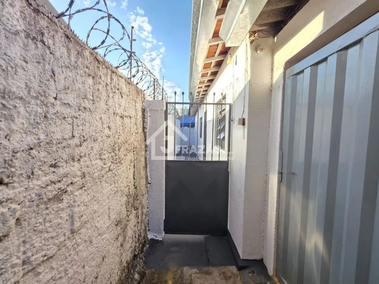 ALUGA CASA ENTRADA COMPARTILHADA - 2 QUARTOS - LESTE UNIVERSITÁRIO - Foto 2