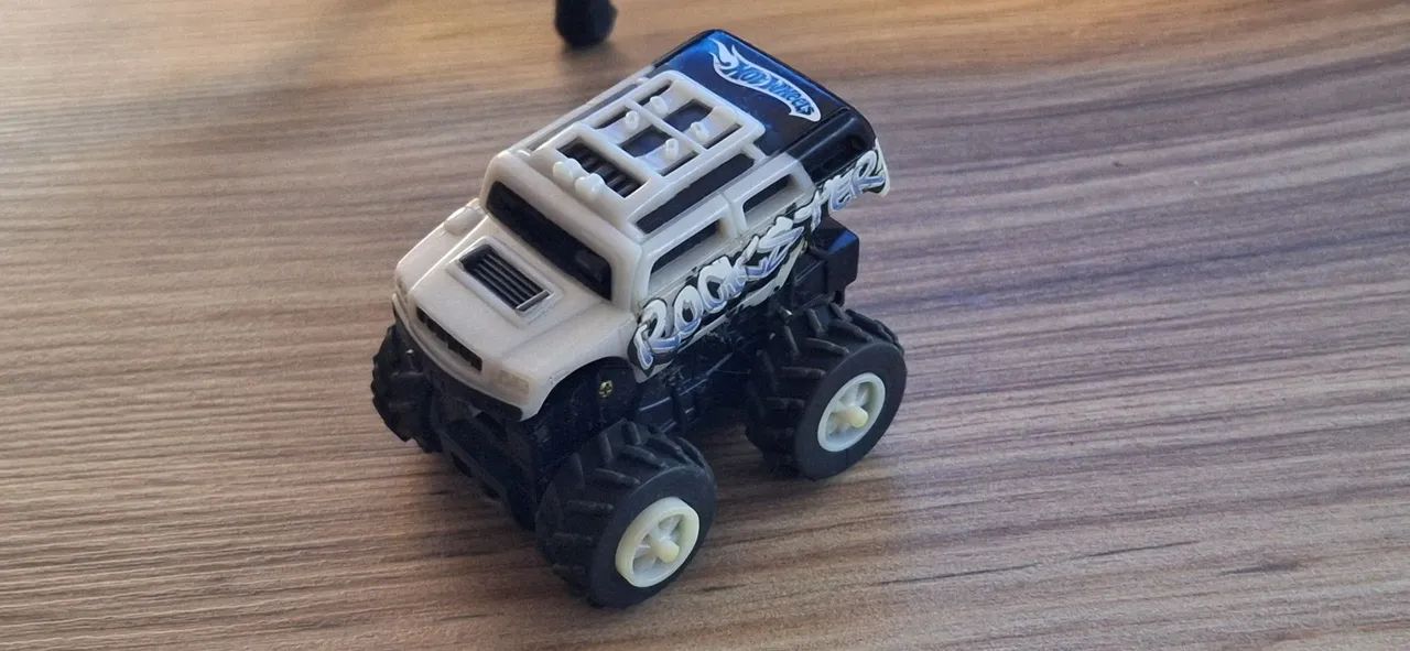 Hot Wheels Monster Truck de pressão (ele anda)
