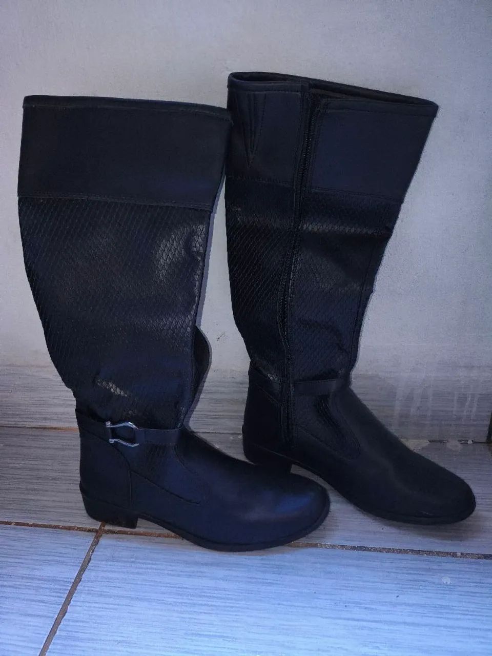 Bota preta cano alto - Foto 3