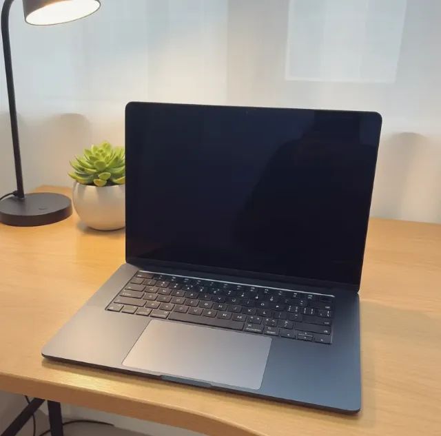 Macbook Air M3 24 GB RAM SSD 521 GB 